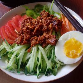 胡蘿蔔炸醬麵 胡蘿蔔炸醬麵