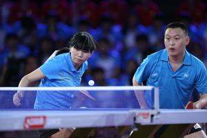 家庭組冠軍——秦歡和秦海林(重慶)