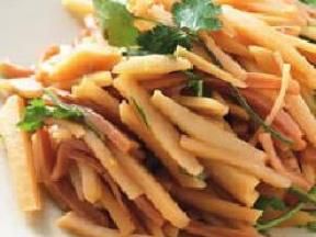 冰片炒筍魷魚卷 冰片炒筍魷魚卷