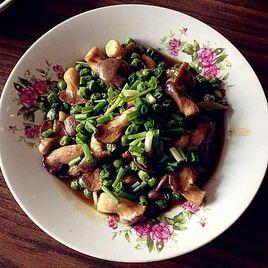 蘑菇炒青豆 蘑菇炒青豆