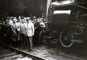 康斯坦丁內斯庫-雅西和喬治烏-德治、格羅查在鐵路工廠