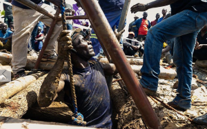 2·12辛巴威金礦23人喪生事件