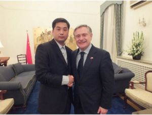 張犇晉與愛爾蘭改革部長交流