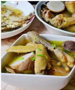 芋頭母雞砂鍋煲 芋頭母雞砂鍋煲