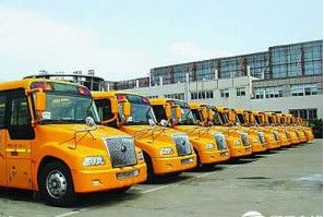 德清的“長鼻子”美式校車整裝待發