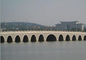 水果湖的雙湖橋