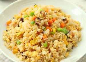 肉丁炒飯 肉丁炒飯