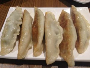 芹菜香菜牛肉煎餃 芹菜香菜牛肉煎餃