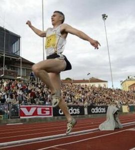 愛德華茲(三級跳) 愛德華茲(三級跳)