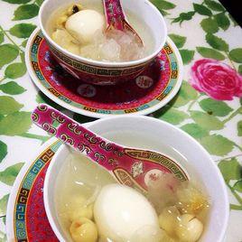 百合雪耳蓮子雞蛋糖水