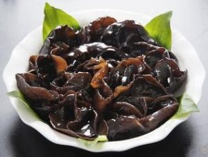 拔絲木耳 拔絲木耳