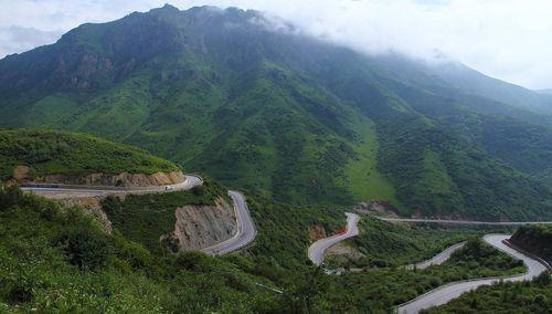 翻越臘子口的省道210