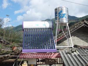 （圖）太陽能熱水器 