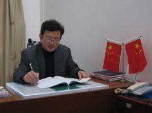 工作時的楊帆偉