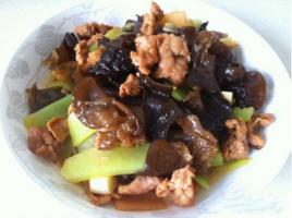 木耳萵筍炒肉片 木耳萵筍炒肉片