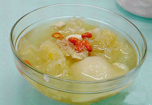 百合雪耳瘦肉湯 百合雪耳瘦肉湯