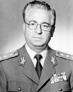 尤利安·弗拉德 尤利安·弗拉德