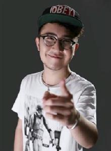 阿克江·阿依丁 阿克江·阿依丁