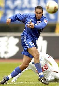 為四川冠城效力