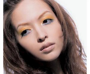 （圖）鮮艷色系彩妝