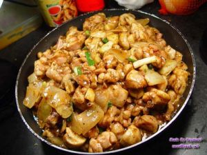 洋蔥蘑菇紅燴雞