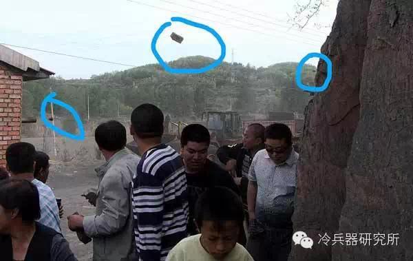 戲說現代冷兵器之王—板磚的使用方法 戲說現代冷兵器之王—板磚的使用方法