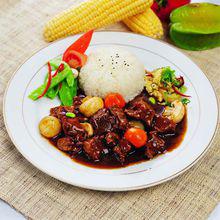 配入米飯的紅燒牛腩調理包