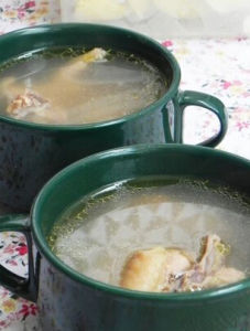 榴槤殼煲雞湯 榴槤殼煲雞湯