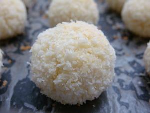 椰絲雪球 椰絲雪球