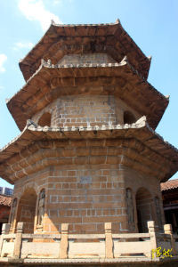 東岩山石塔 東岩山石塔