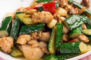 黃瓜燒雞腿 黃瓜燒雞腿