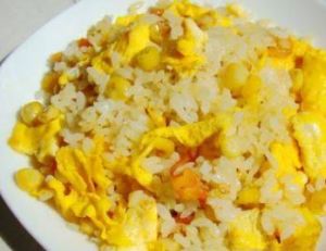 粟米粒雞蛋炒飯 粟米粒雞蛋炒飯