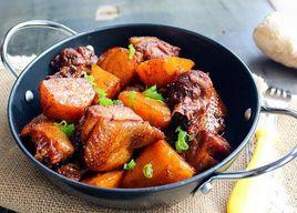 紅薯燜雞塊 紅薯燜雞塊