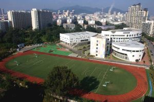 大連格致中學 大連格致中學