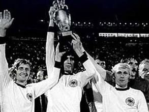 茲德內克·內霍達 茲德內克·內霍達