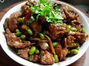 青魚燒毛豆米 青魚燒毛豆米