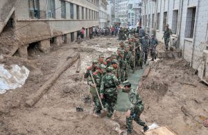 舟曲土石流搶險