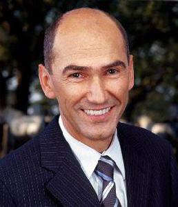 亞內茲·揚沙 亞內茲·揚沙