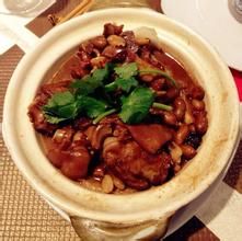 黃花豬腳煲 黃花豬腳煲