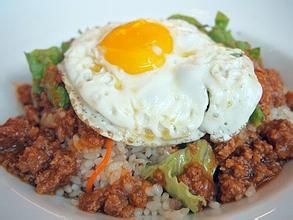 荷包蛋飯 荷包蛋飯