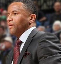 擔任Pacific Tigers隊主教練