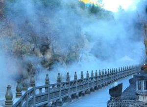 騰衝熱海沸泉群