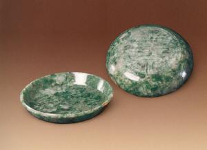 翡翠壽字紋圓盒