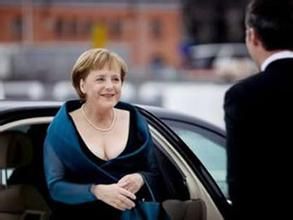 乳溝政治 乳溝政治