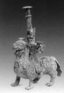 出土的銅仙人騎獅器