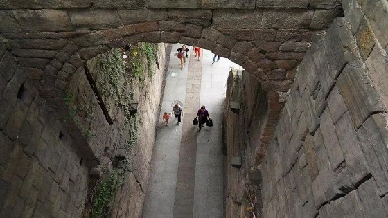 (重慶通遠門古城牆)