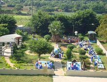 大嶺山華強學校