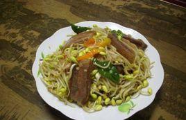 臘肉炒豆芽 臘肉炒豆芽