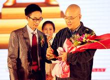 吳懷堯與中國作家首富鄭淵潔