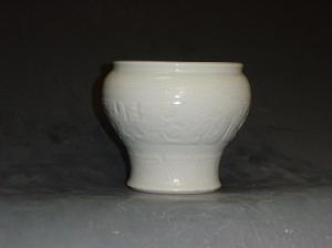 清白釉夔龍紋小缸 清白釉夔龍紋小缸